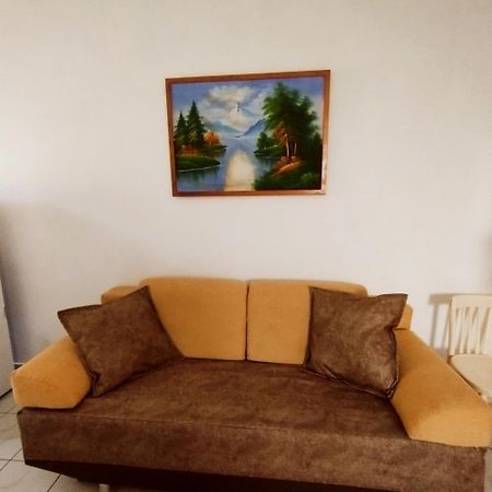 Mejdi Apartments Sarandë 객실 사진